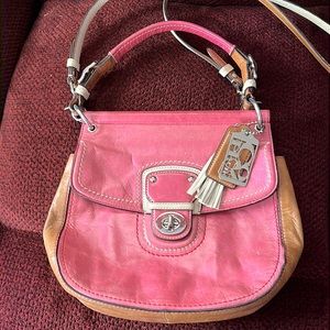 Beautiful pink and tan crossbody. Medium size
